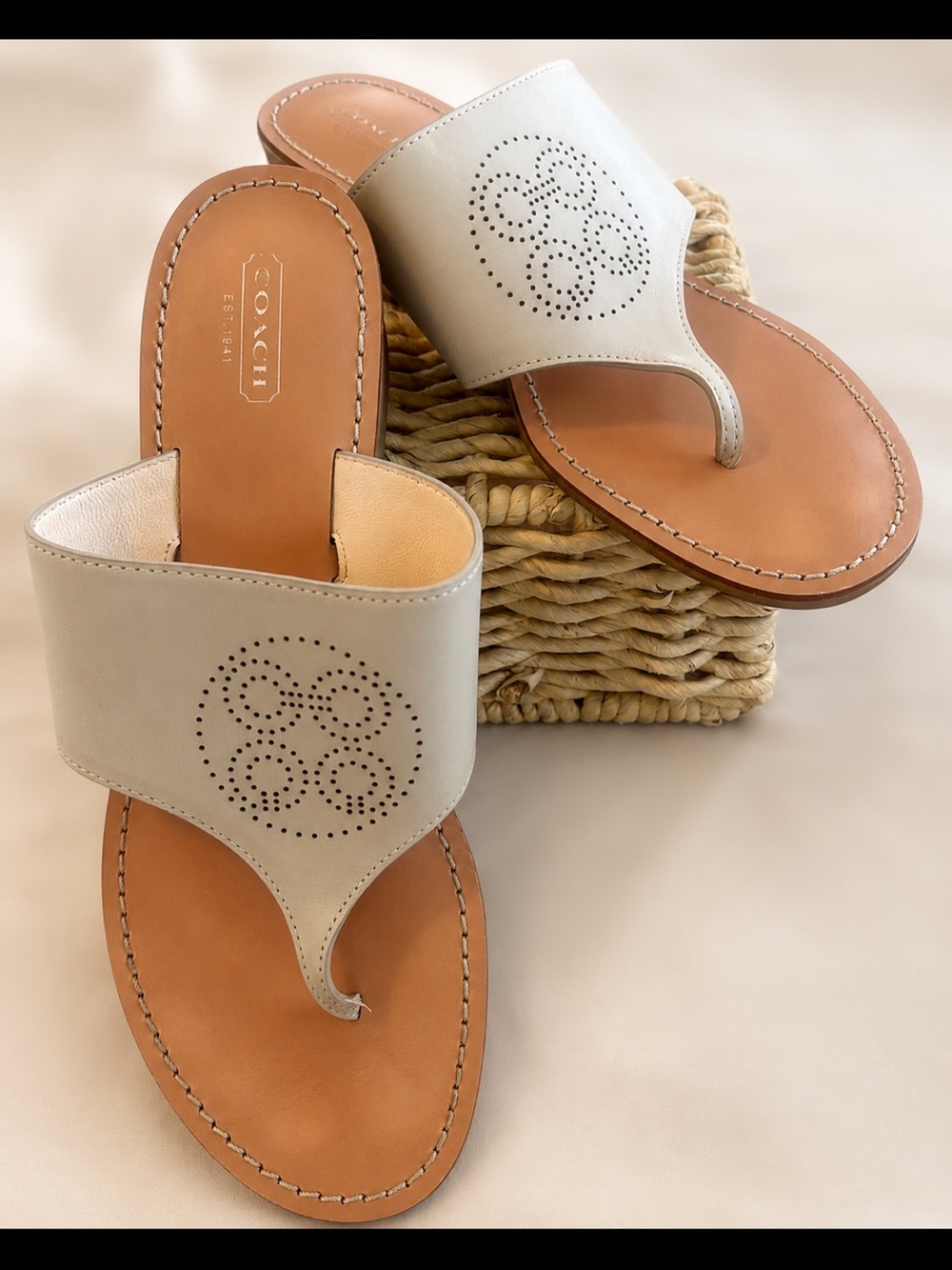 Coach Nicolette Leather Thong Sandals Size 10B – Ivory / Cream
